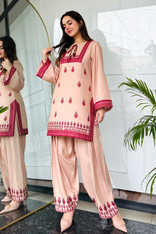 🌹 Bahaar-e-Rose – 2 Piece Kurti Set 💖